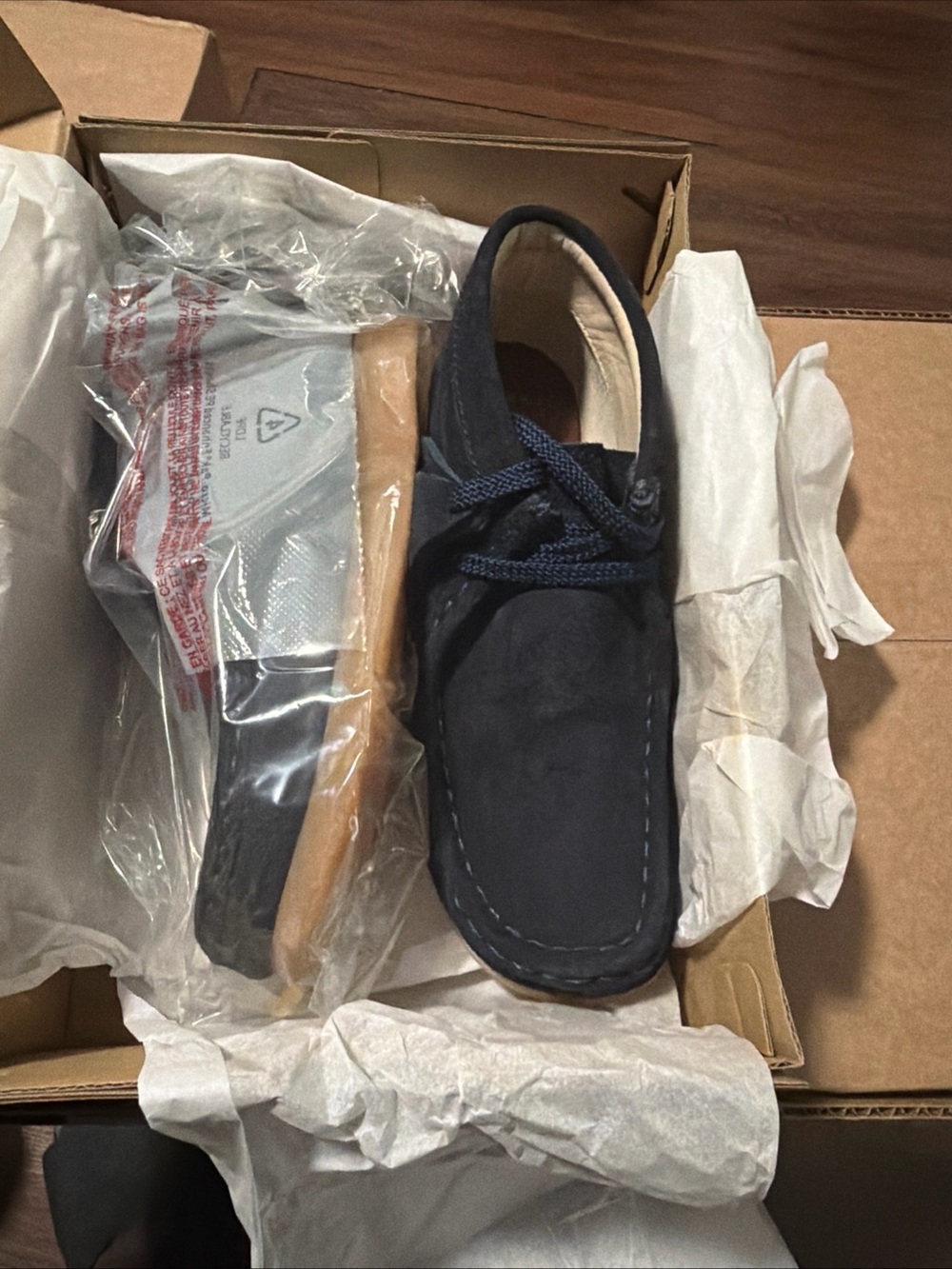 Clarks Kids Wallabee Boot Older Navy Combination Size 3